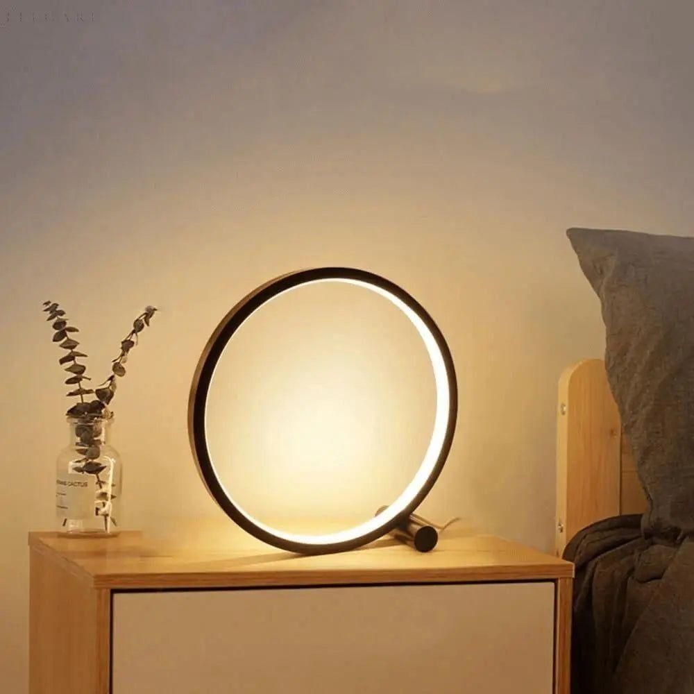 Minimalistisk LED-bordslampa med touchkontroll och stil