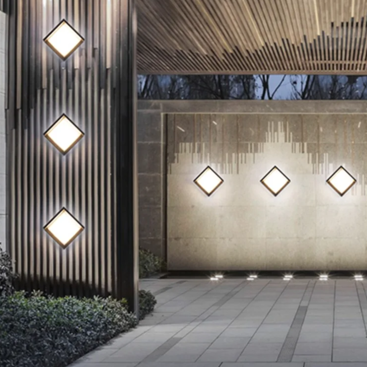 LED Utomhus Vägglampa med Sensor - Stilren och Säker Belysning
