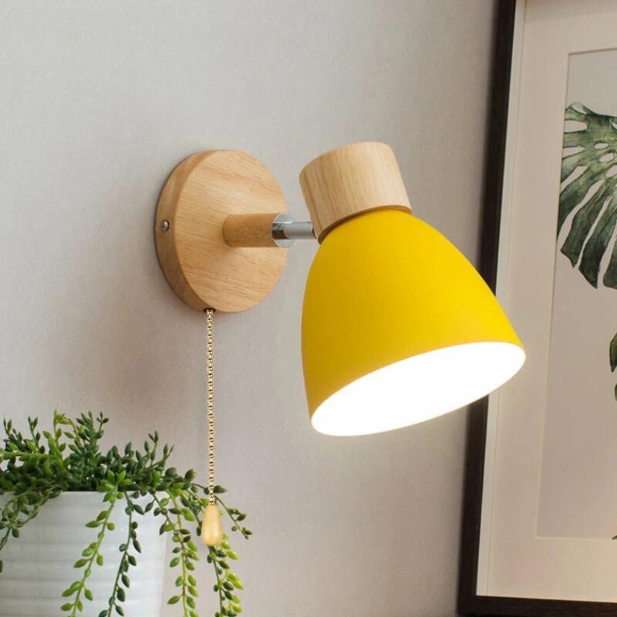Elegant vägglampa i trä – Modern och varm design