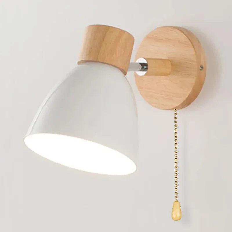 Elegant vägglampa i trä – Modern och varm design