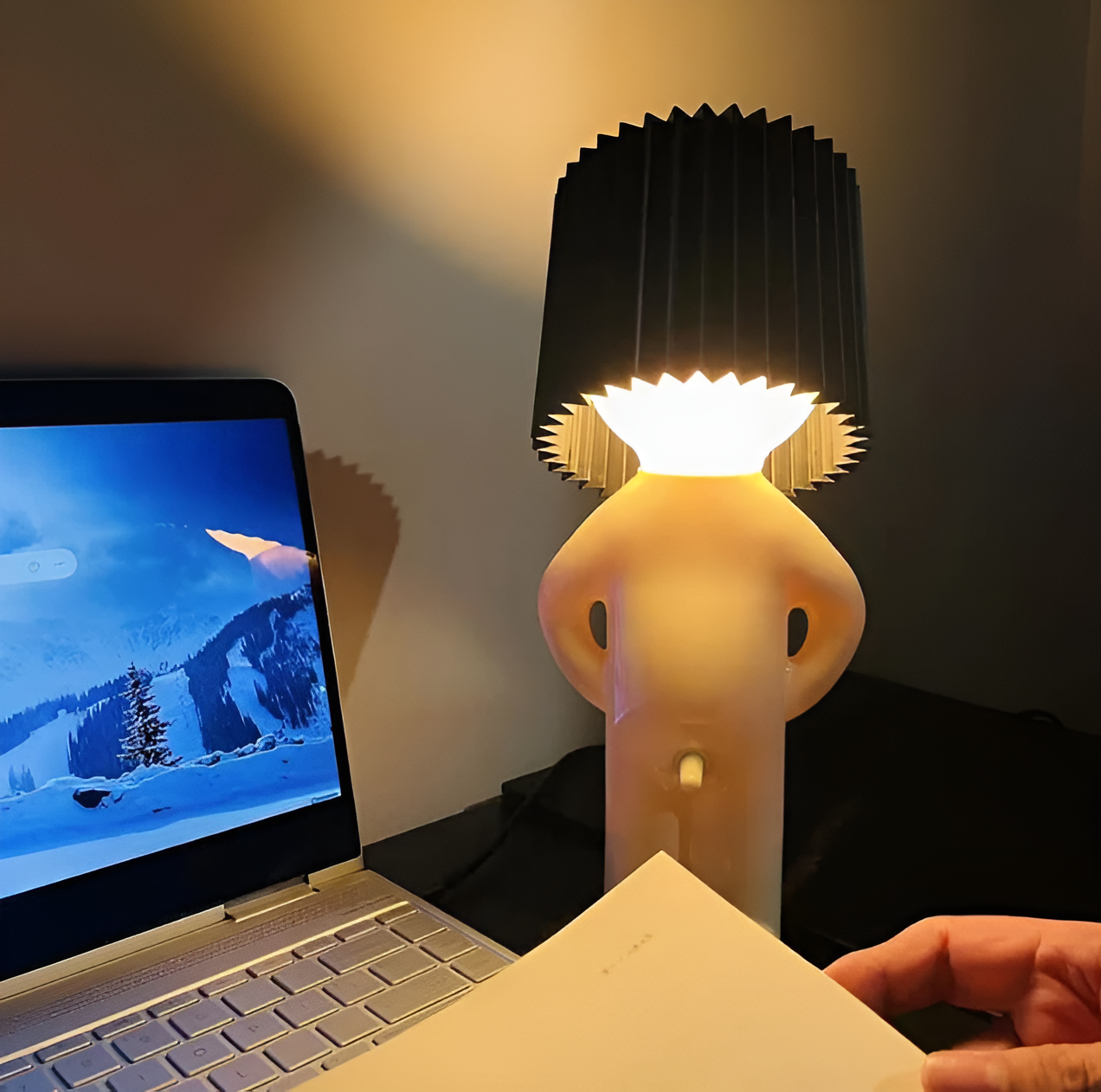 Kreativ LED Bordlampe med Hygge & Stil til Hjemmet