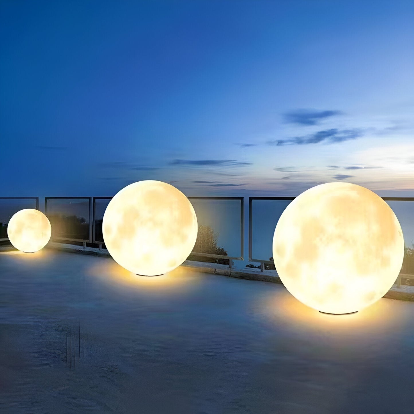 Soldriven trädgårdslampa med måneffekt – stämningsfull belysning
