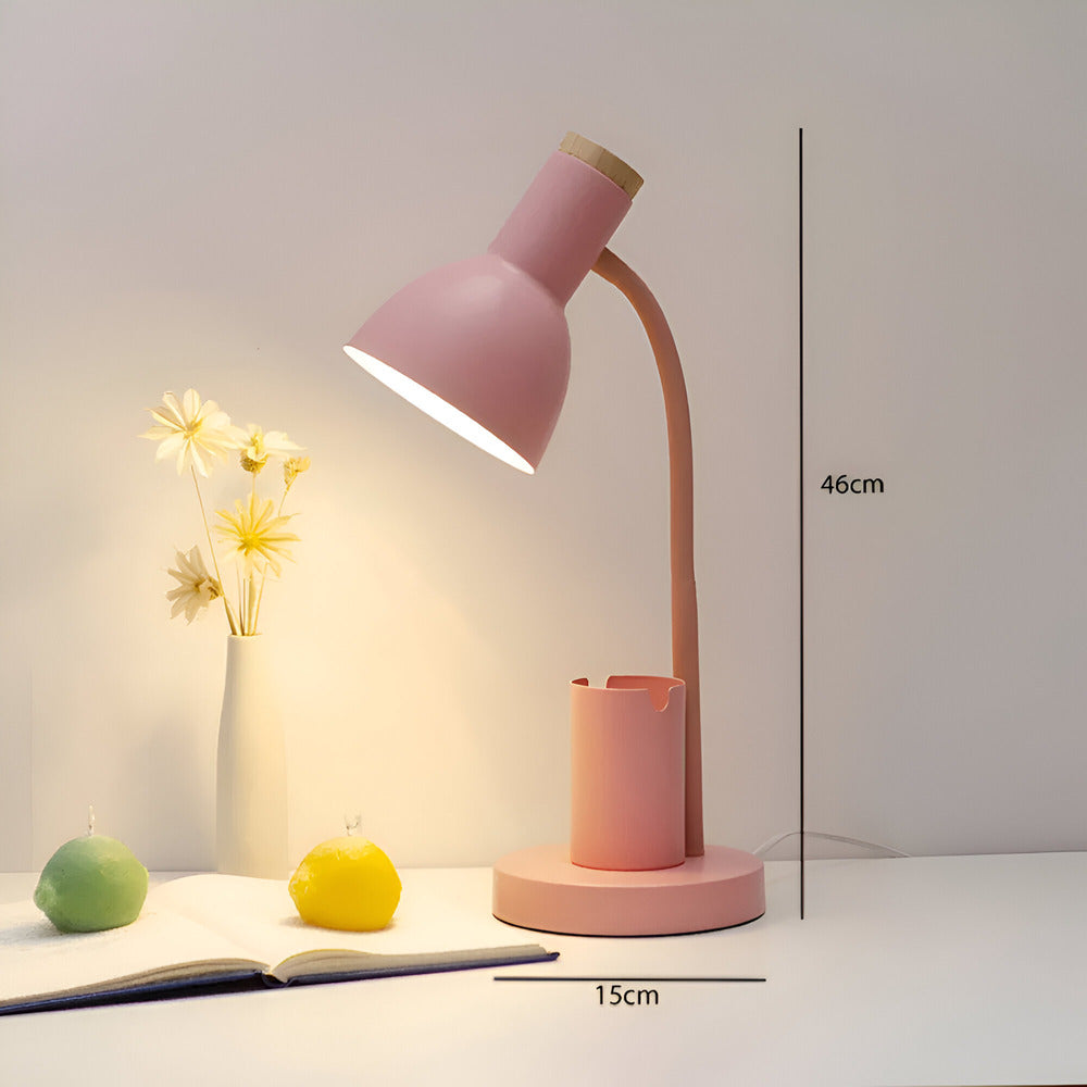 Nordisk skrivbordslampa med LED och praktisk förvaring