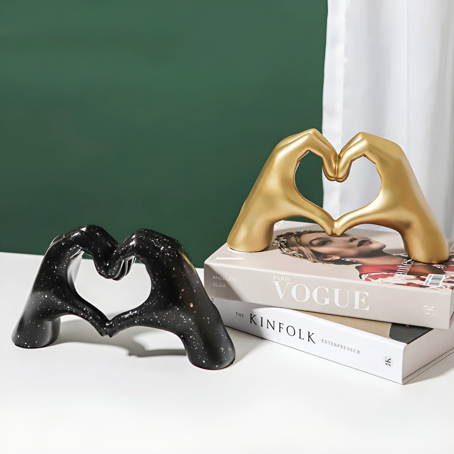 Moderne Håndskulptur – Evig Kærlighed i Elegant Design