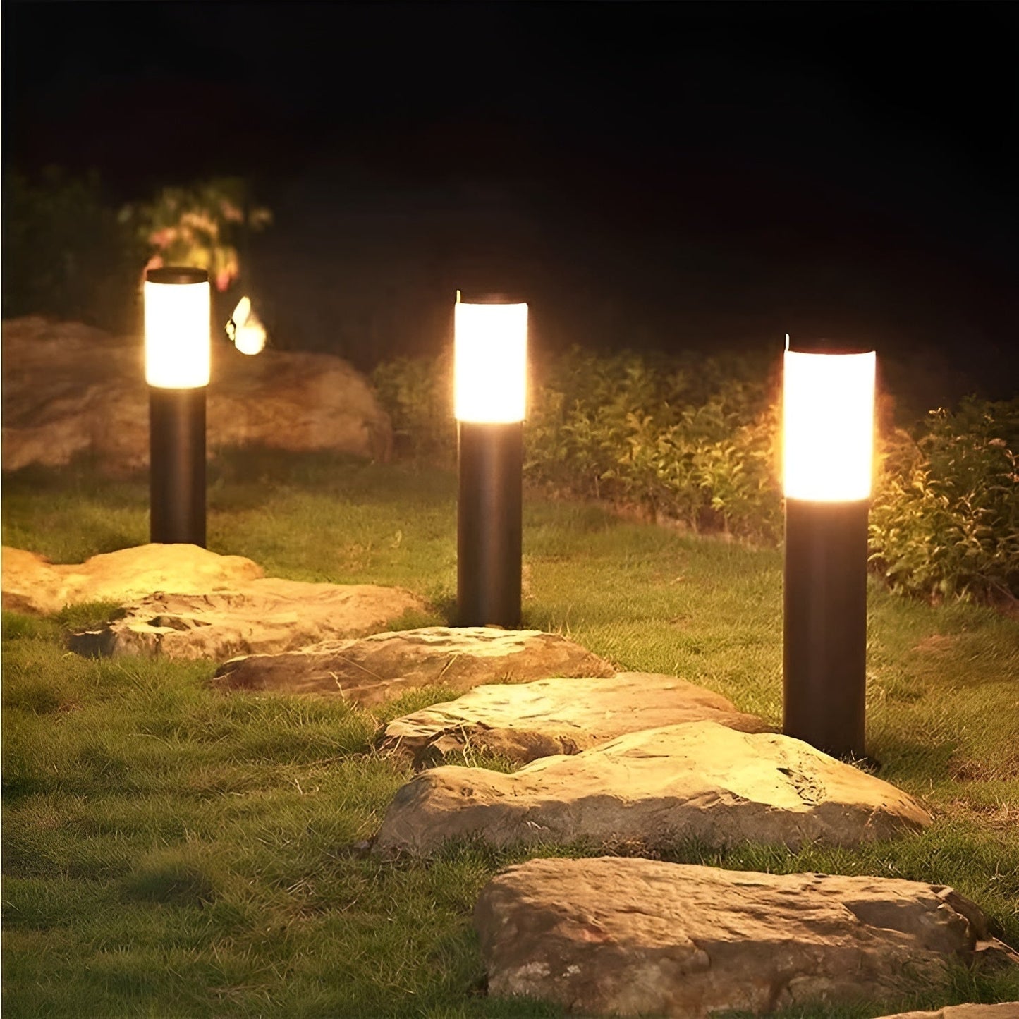 Elegant Udendørs Solcellelampe i Rustfrit Stål til Haven