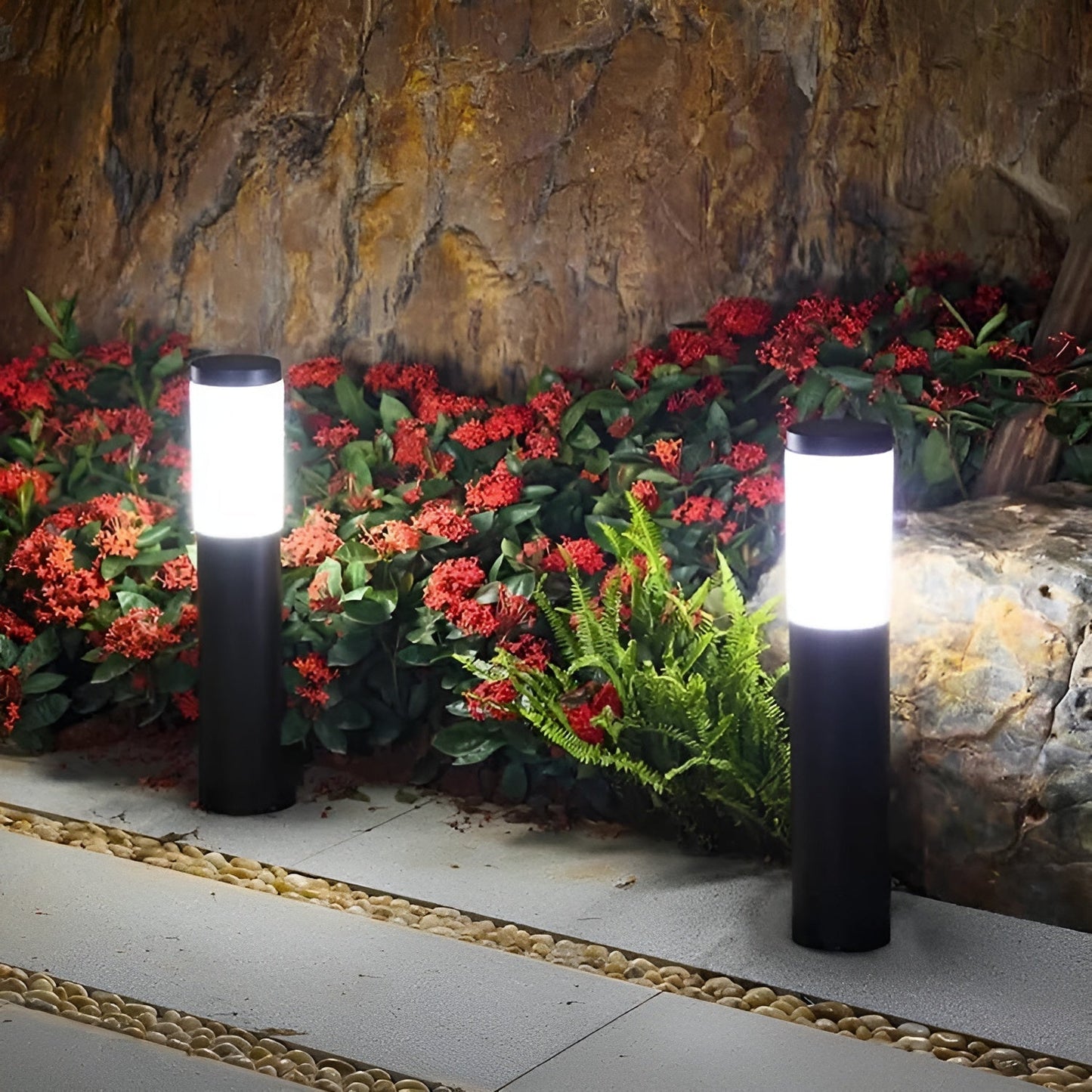 Elegant Udendørs Solcellelampe i Rustfrit Stål til Haven
