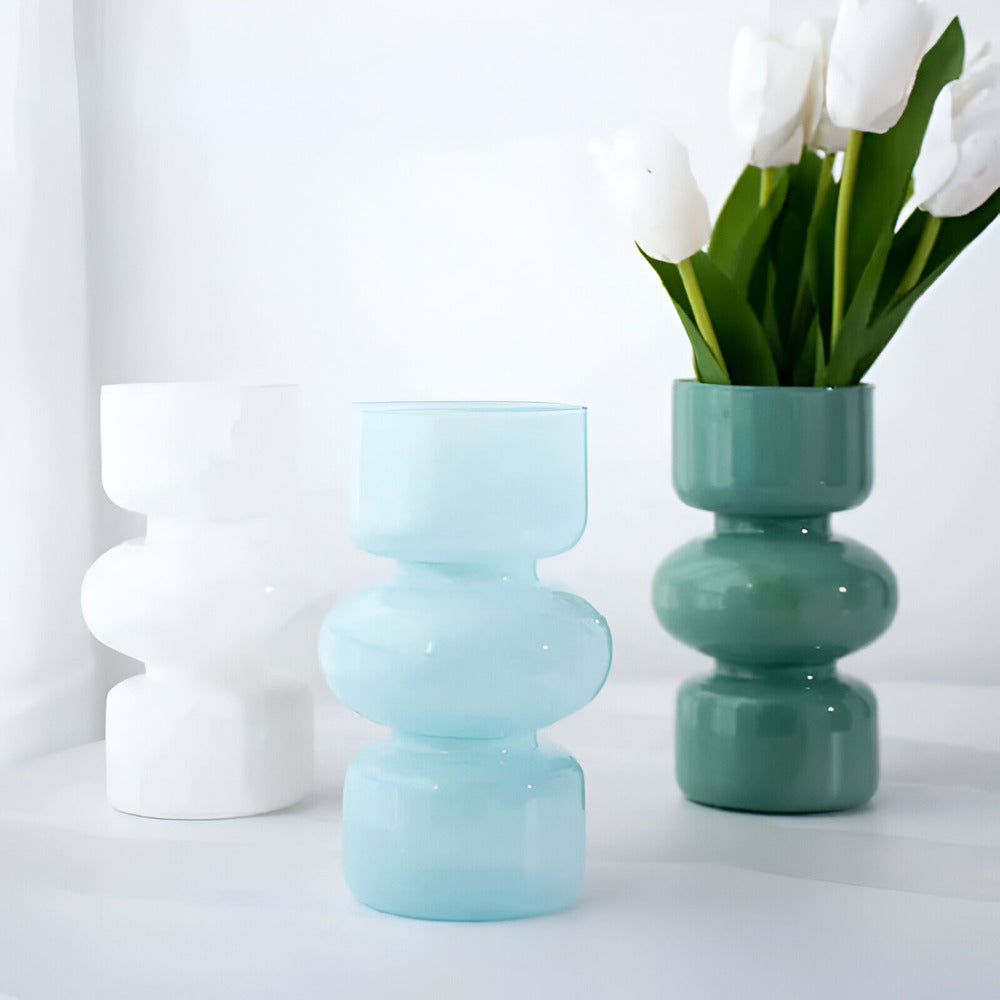 Moderna Glasvaser i Färger för Elegant Inredning