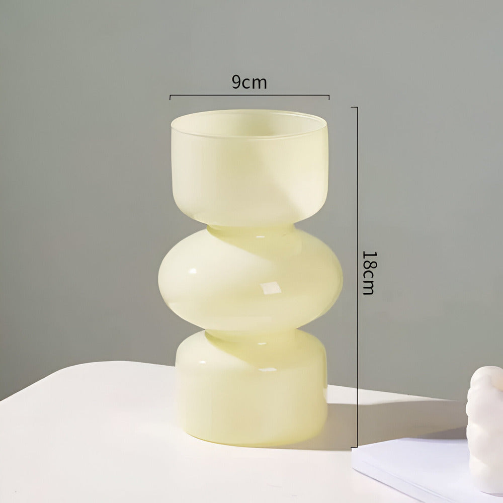 Moderna Glasvaser i Färger för Elegant Inredning