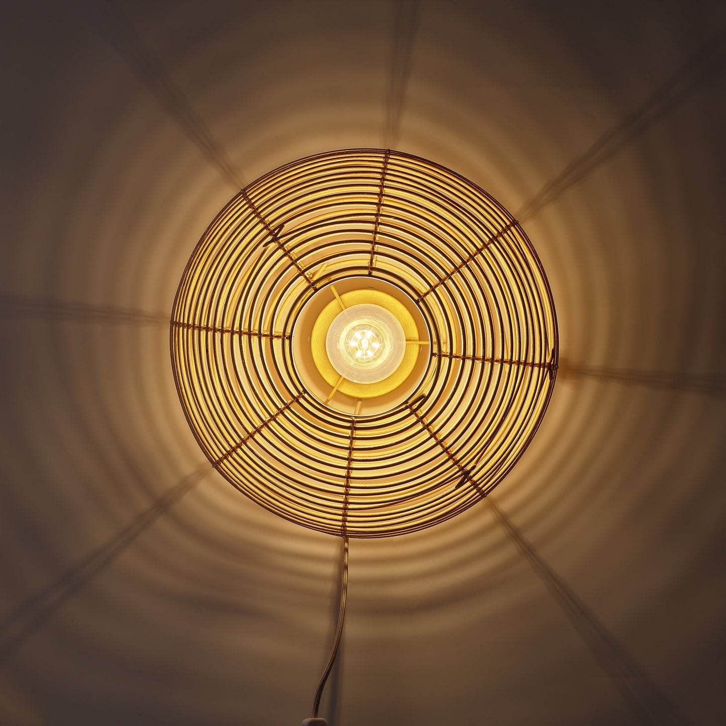 Elegant Væglampe Ø40 i Rattan – Skab Hygge og Stil