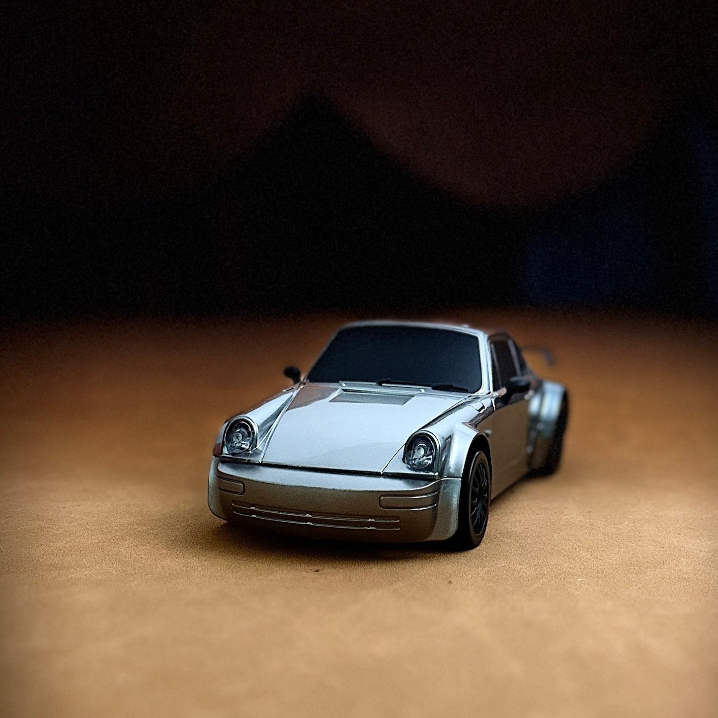 RC-driftbil med retrodesign för lek och skoj