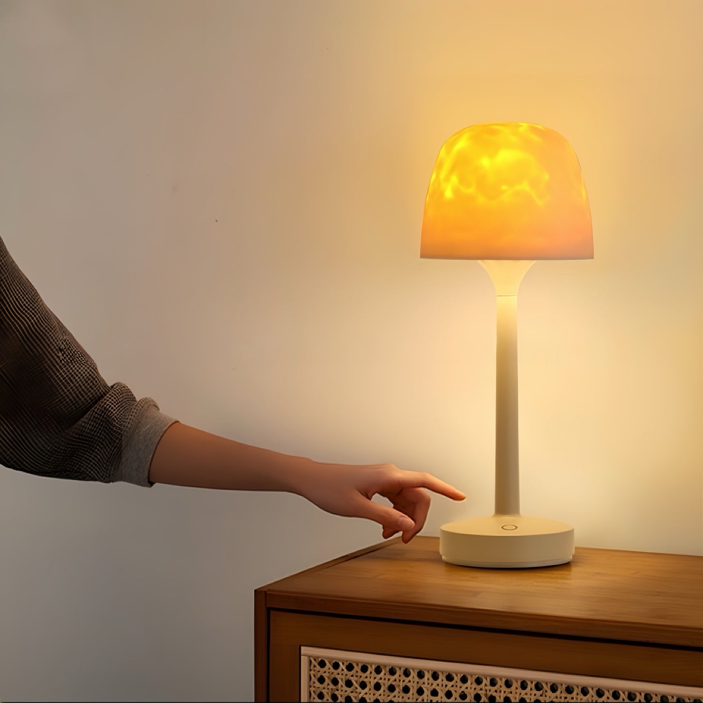 2-i-1 lampe med ambiant belysning til ethvert rum