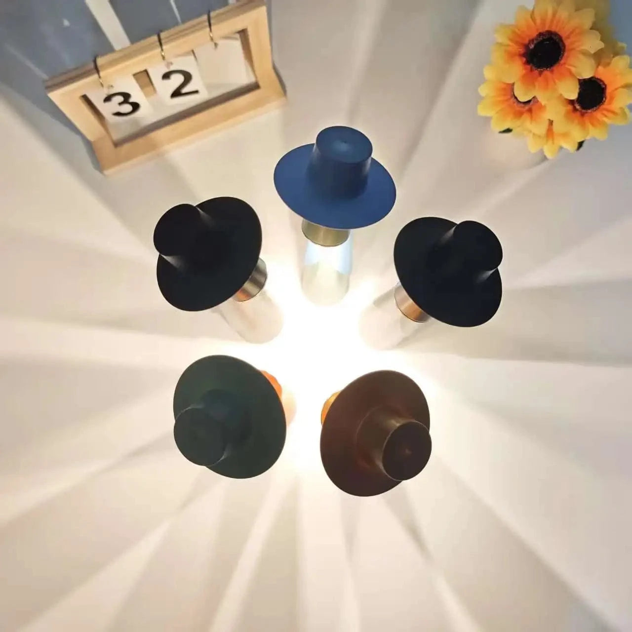 Elegant Touch LED-bordslampa med trådlös laddning