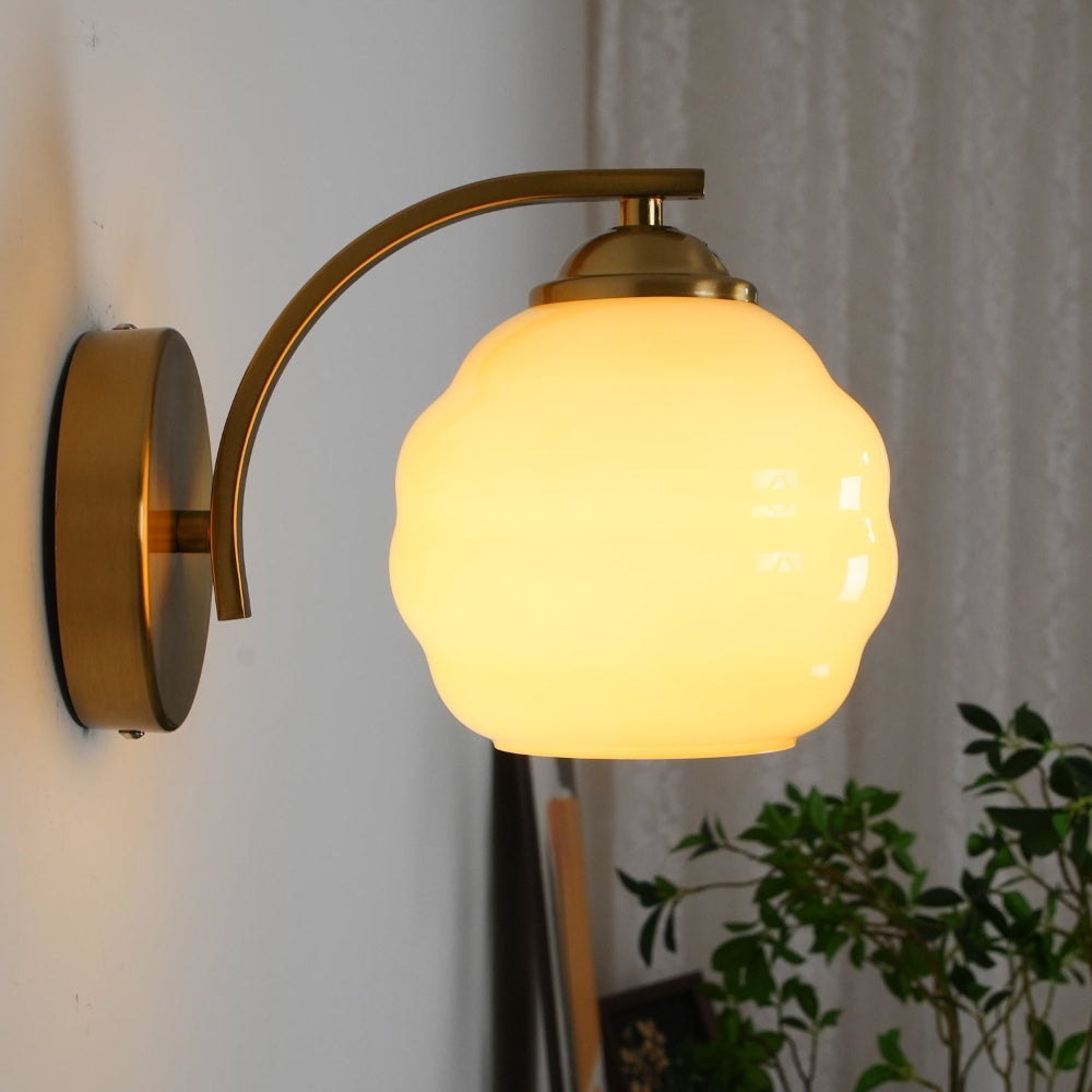 Vintage Væglampe i Buet Glas - Skab Hygge i Hjemmet