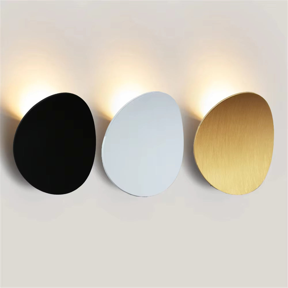 Elegant vägglampa i vågformad design – minimalistisk och modern