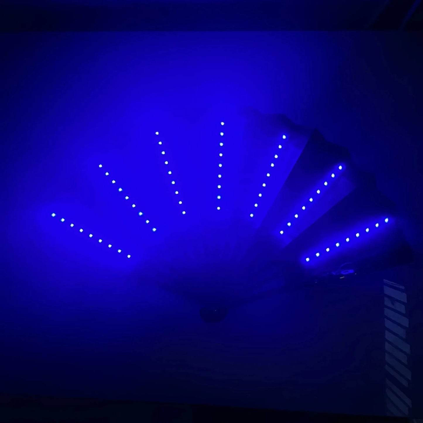 LED hopfällbar dansfläkt med ljuseffekter för fest
