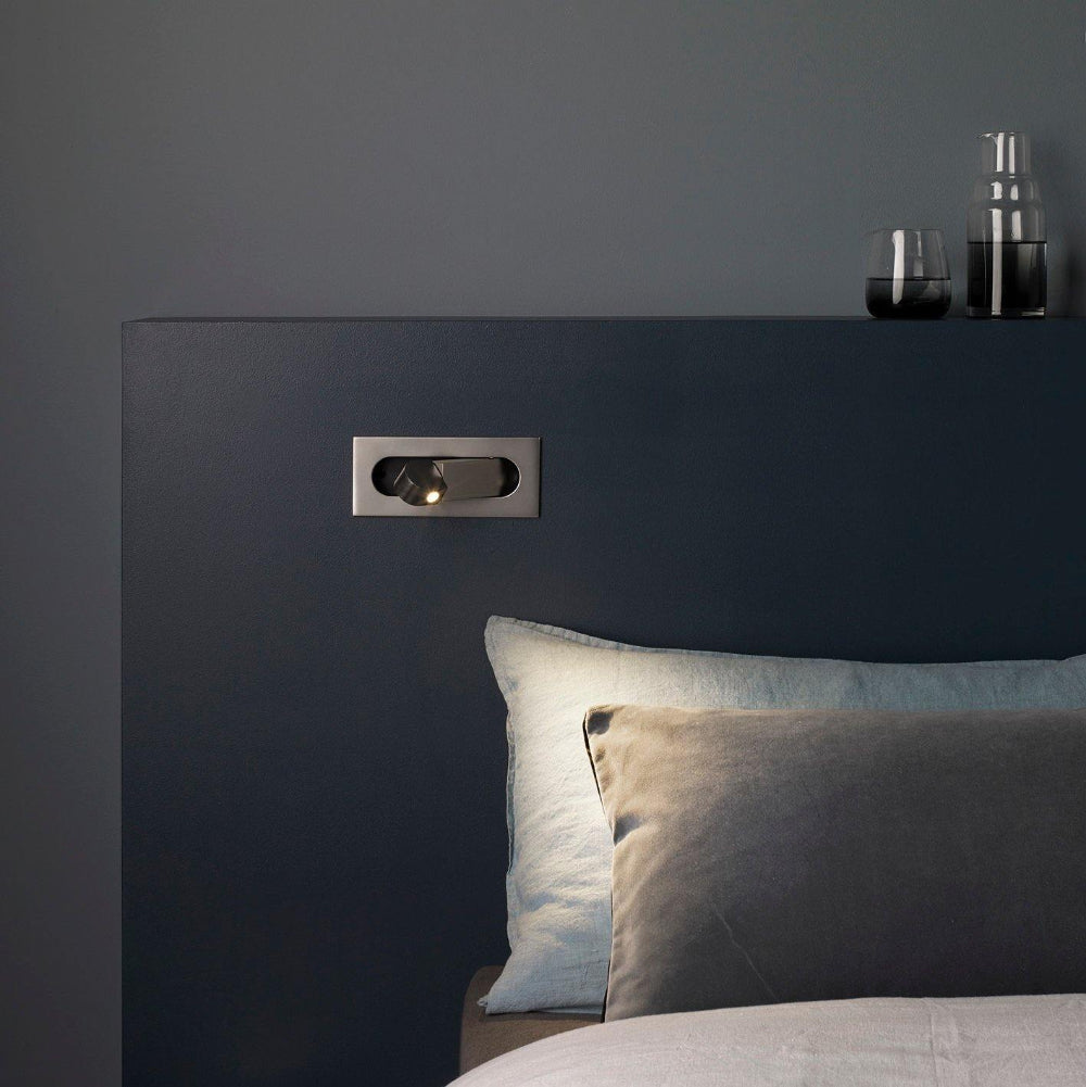 Justerbar LED Sengelampe med Pladsbesparende Design