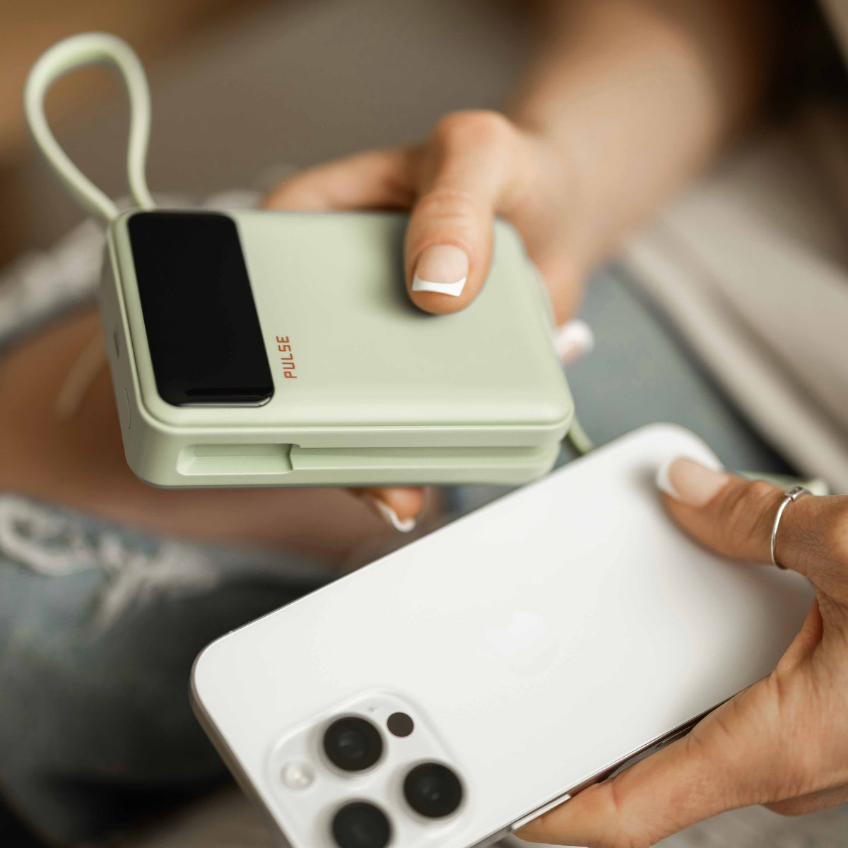 Kompakt 65 W Powerbank til laptop med 20.000 mAh og USB-C-kabel
