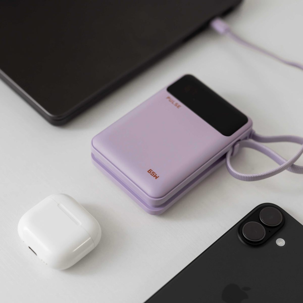 Kompakt 65 W Powerbank til laptop med 20.000 mAh og USB-C-kabel