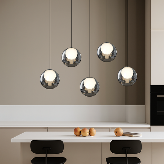 Modern taklampa i italienskt glas för ditt hem