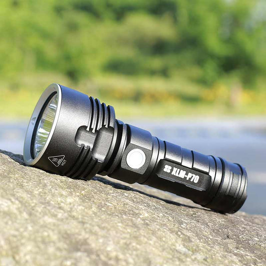 Kraftfuld Genopladelig LED Lommelygte med 9 Indstillinger