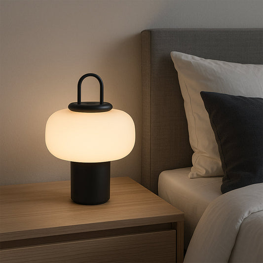 Stilren glasbordslampa med mjukt LED-ljus till sovrummet