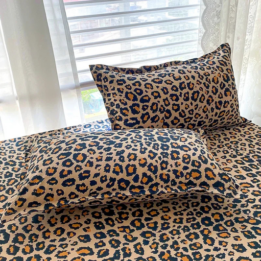 Exklusivt överkast 220x240 | Trendig leopardskinnsdesign
