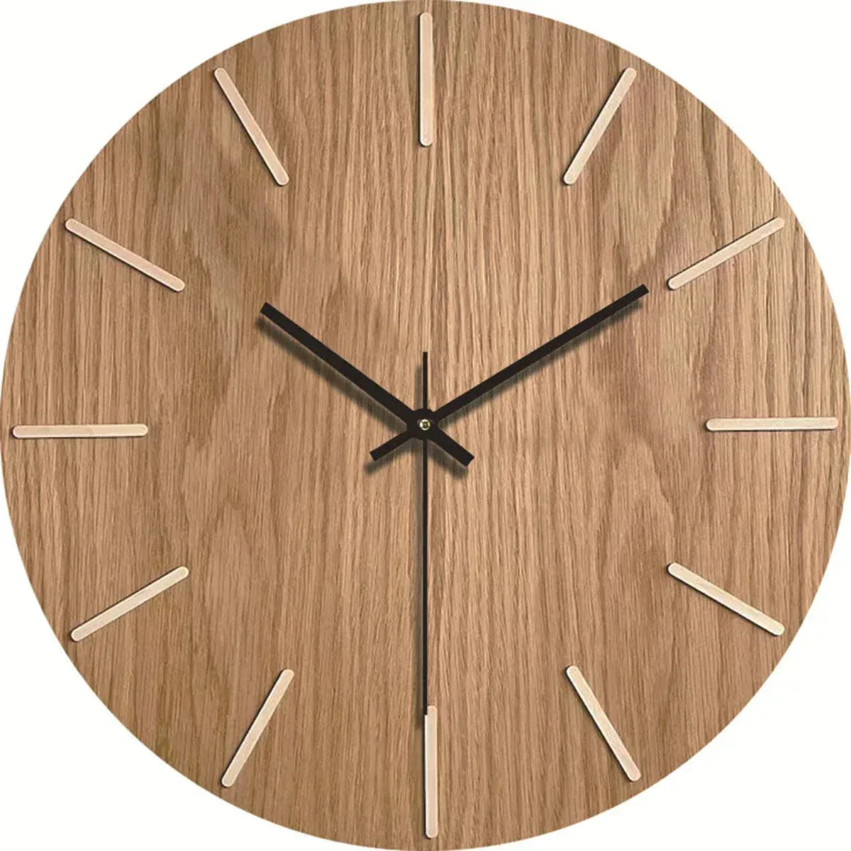 Stilren väggklocka med tystgående urverk och modern design
