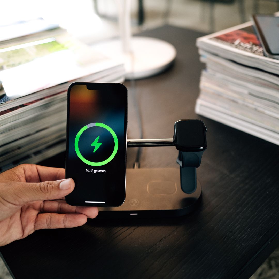 Trådløs 3-i-1 Oplader til Smartphone, Ur & Høretelefoner
