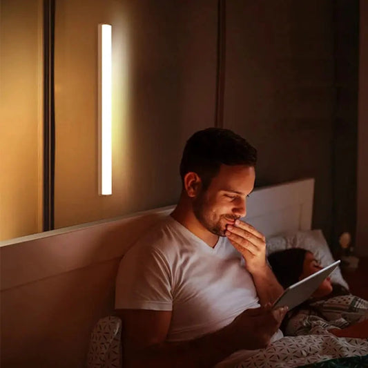 Automatiskt LED-nattljus med magnetisk montering och USB-laddning