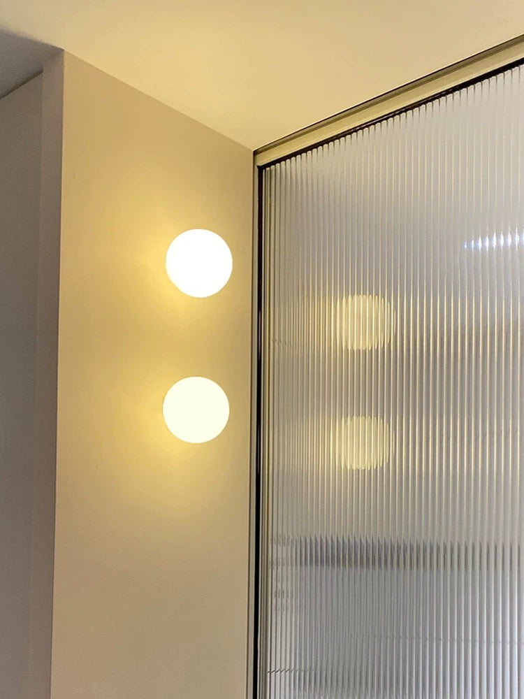 Moderne LED Væglampe i Mattglas – Energi-effektiv belysning