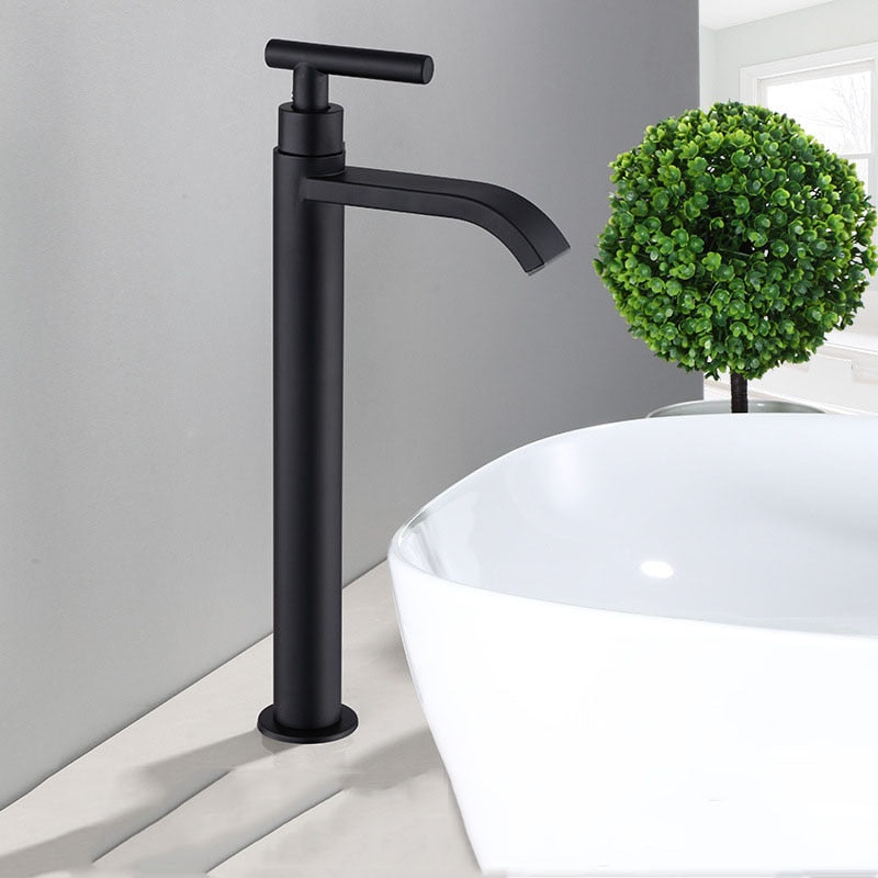 Elegant mattsvart blandare till badrum – Enkel installation