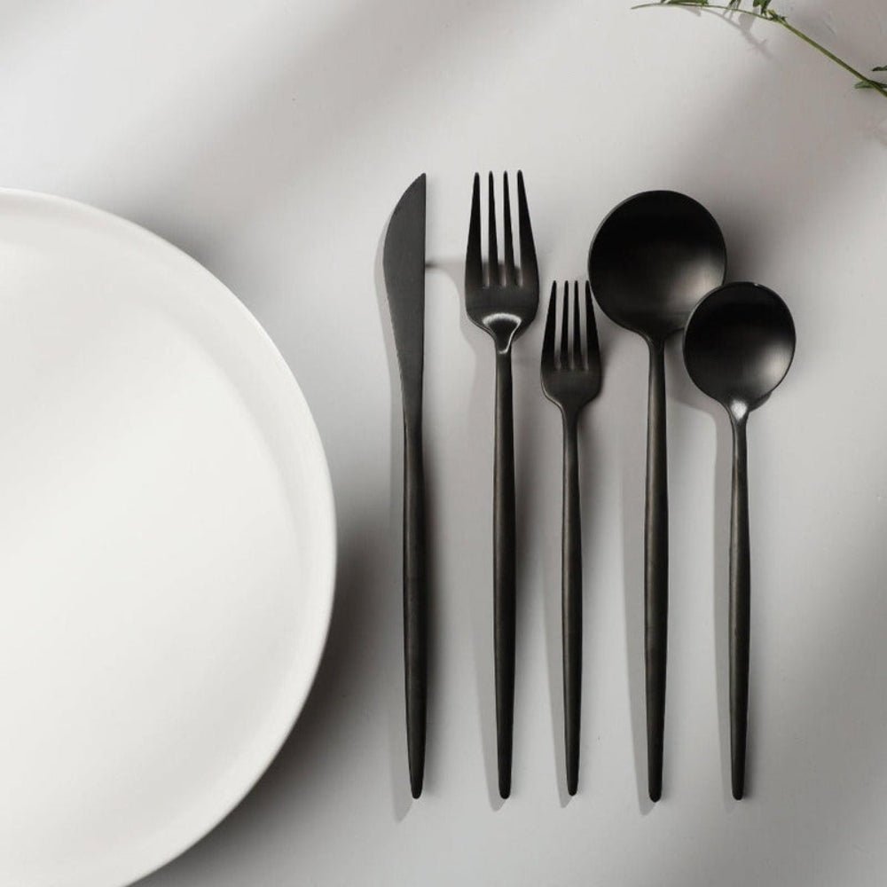 Modernt bestickset i rostfritt stål - Elegant och hållbart