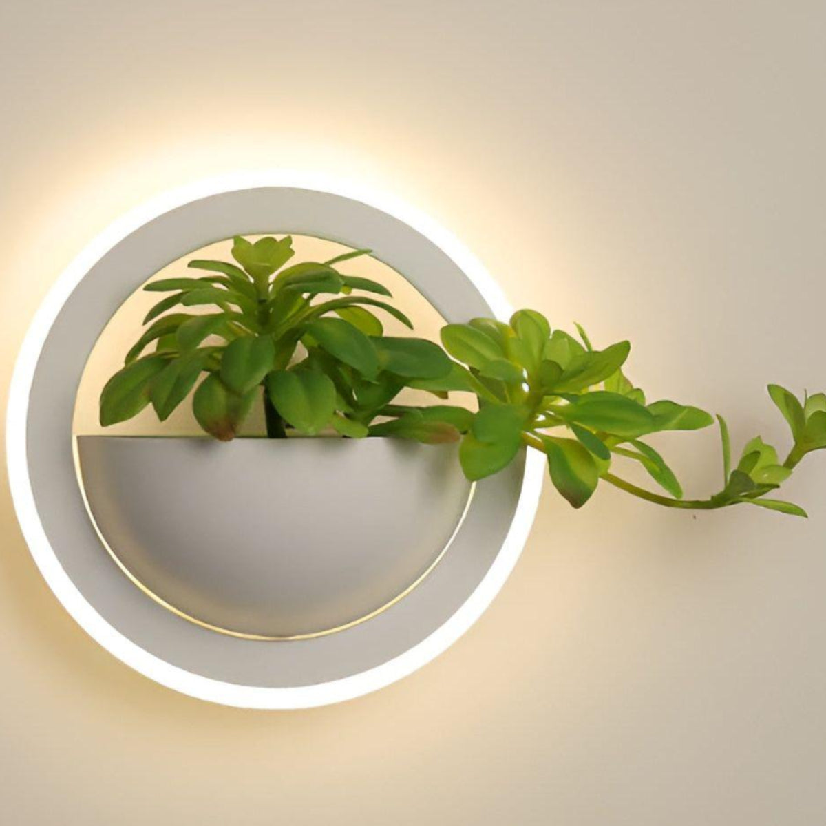 Nordisk vägglampa med konstnärlig design och energibesparing