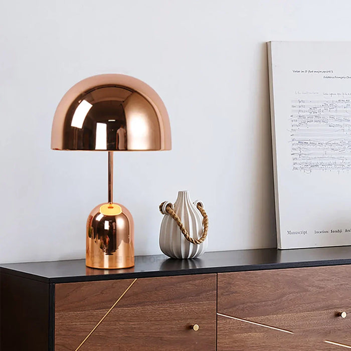 Elegant LED-bordlampe med blødt lys til moderne hjem