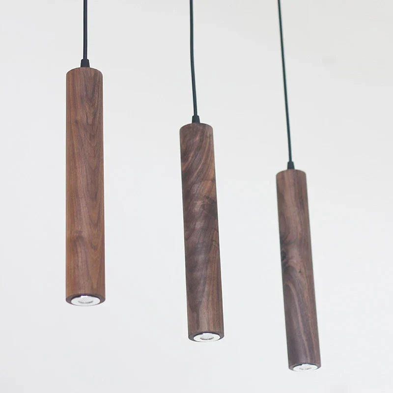 Modern taklampa med stilren design och enkel installation