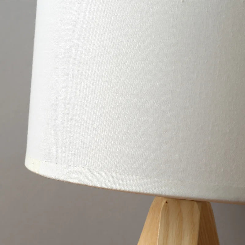 Moderne Bordlampe i Træ - Naturlig Elegance til Dit Hjem