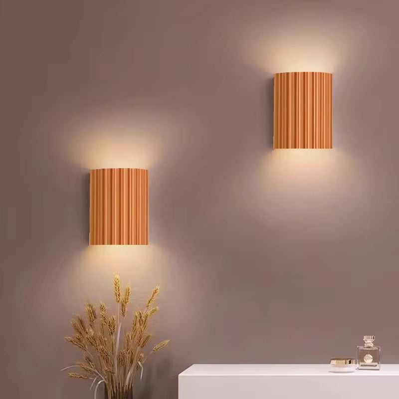 Moderne Væglampe med Gerippet Design og Stemningslys