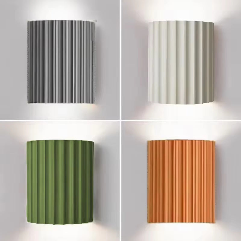 Moderne Væglampe med Gerippet Design og Stemningslys