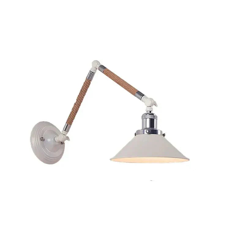 Elegant Vägglampa med Justerbara Armar och Modern Design