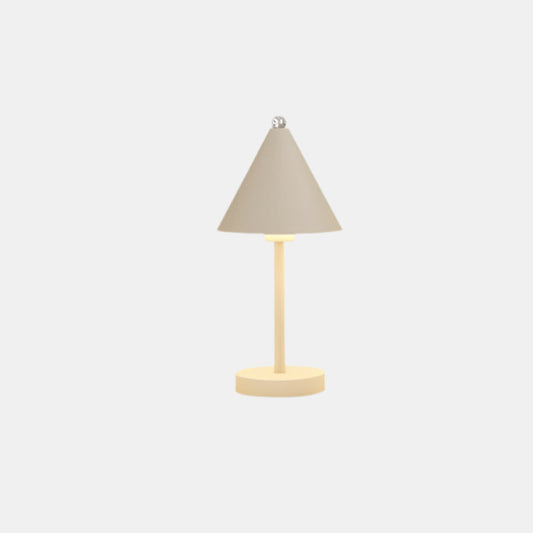 Stilren bordslampa i järn med mjuk belysning för hemmet