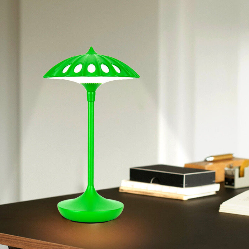 Stilren LED-bordslampa med mjukt ljus för moderna hem