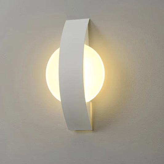 Stilren LED-vägglampa med effektivt och mysigt ljus