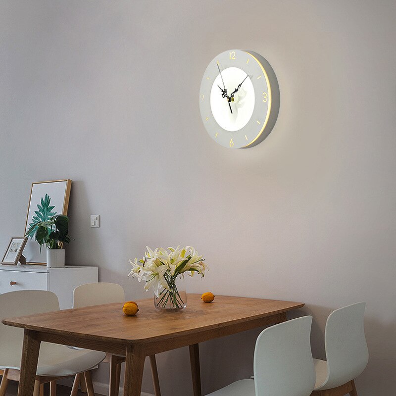 Stilfuld LED Væglampe med Ur - Funktionel og Moderne