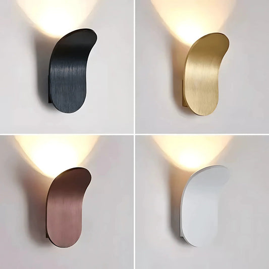 Stilren vägglampa med integrerad LED och modern design