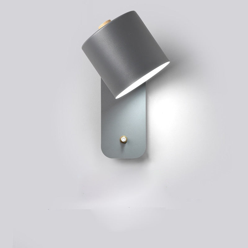 Elegant LED-vägglampa med inbyggd kontakt | Stilfull Belysning