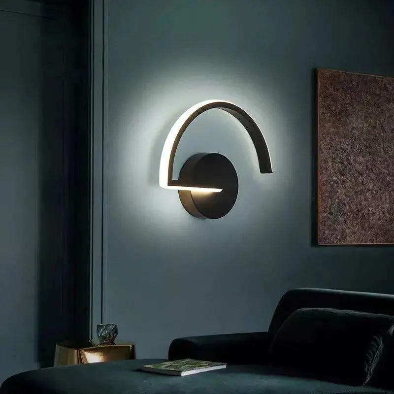 Stilren LED-væglampe med blødt lys til stue og soveværelse