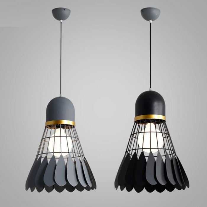 Stilren taklampa med sportig nordisk design