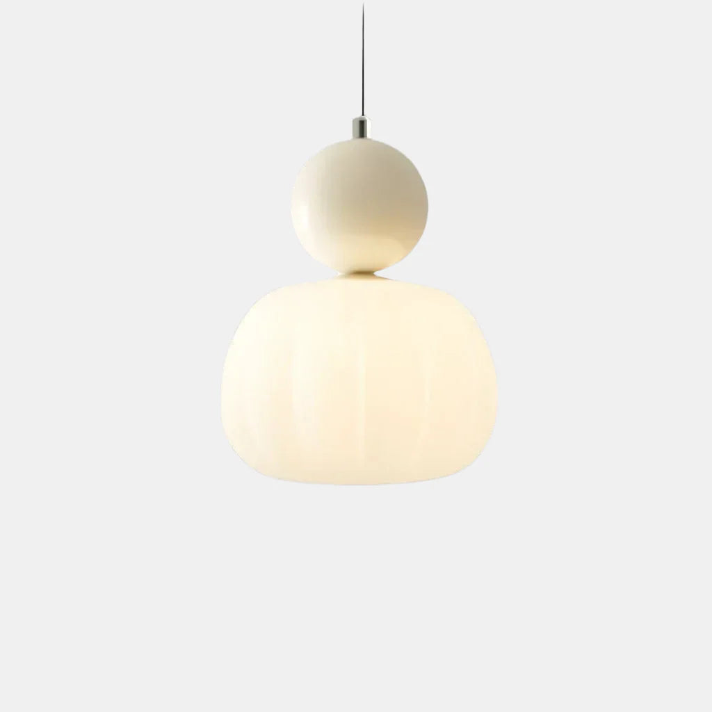 Skandinavisk Træ-Pendel: Blødt Lys & Tidløst Design