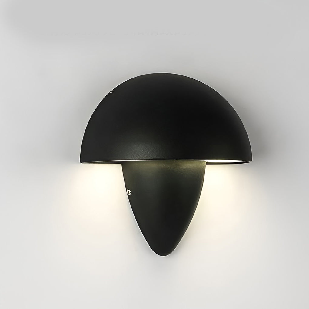 Elegant Udendørs Væglampe med Vejrbestandigt Design