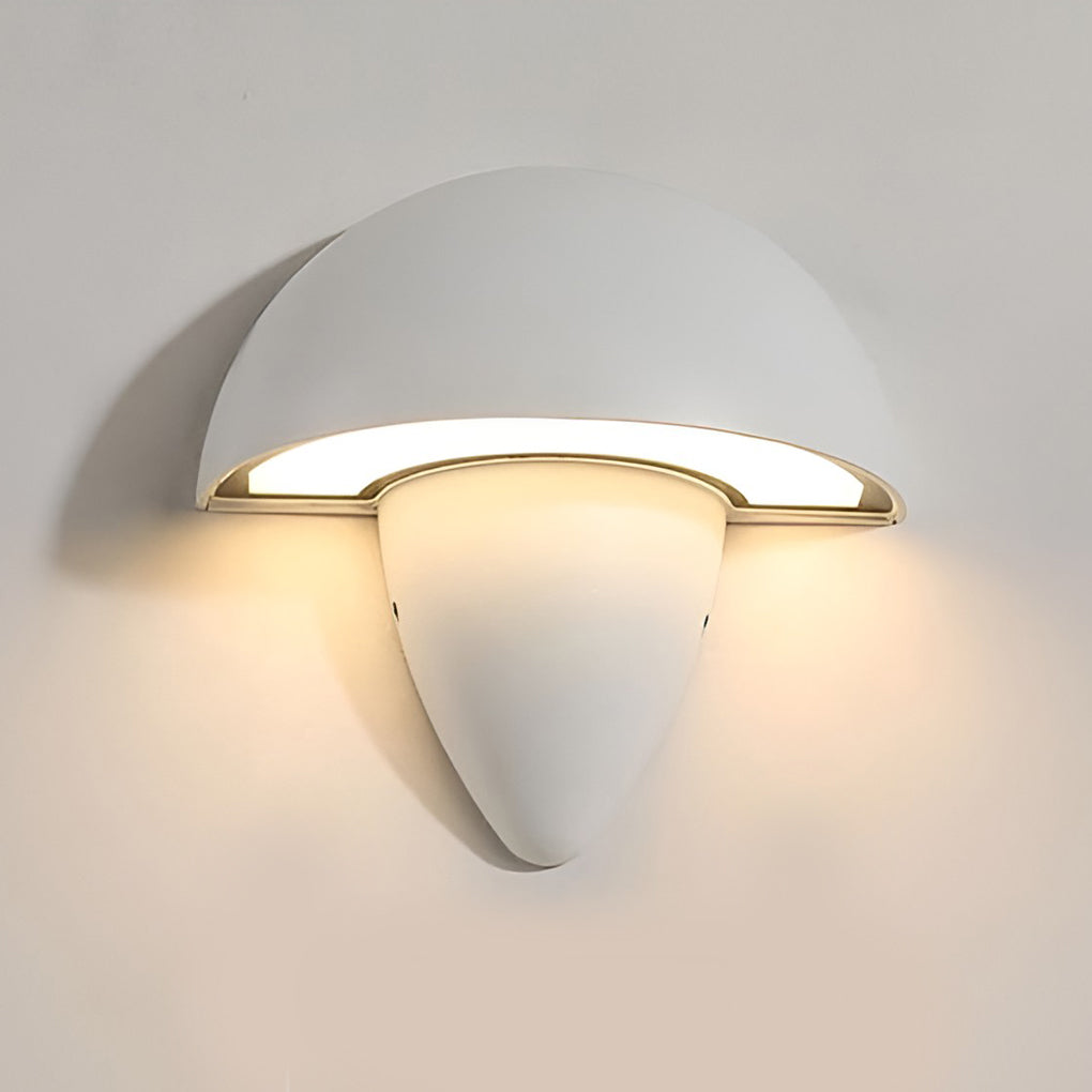 Elegant Udendørs Væglampe med Vejrbestandigt Design